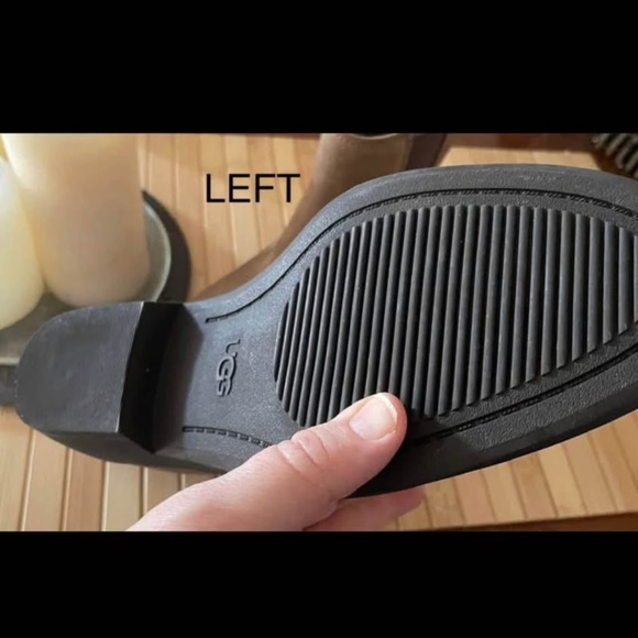 like new Uggs Ladies Ankle boots - Picture 3 of 5